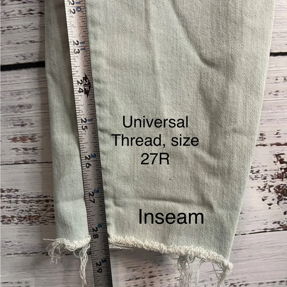 🔥 SALE UNIVERSAL THREAD White Washed High Rise Jeans | Size 4/27